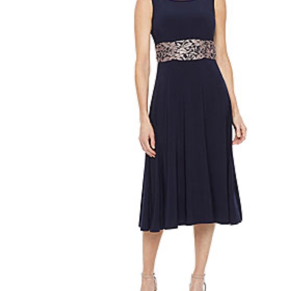 Jessica Howard designed this jacket and dress - Picture 4 of 5